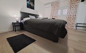 Apartments Orlic - Self Check-In With Code, Free Public Parking, Garden And Terrace